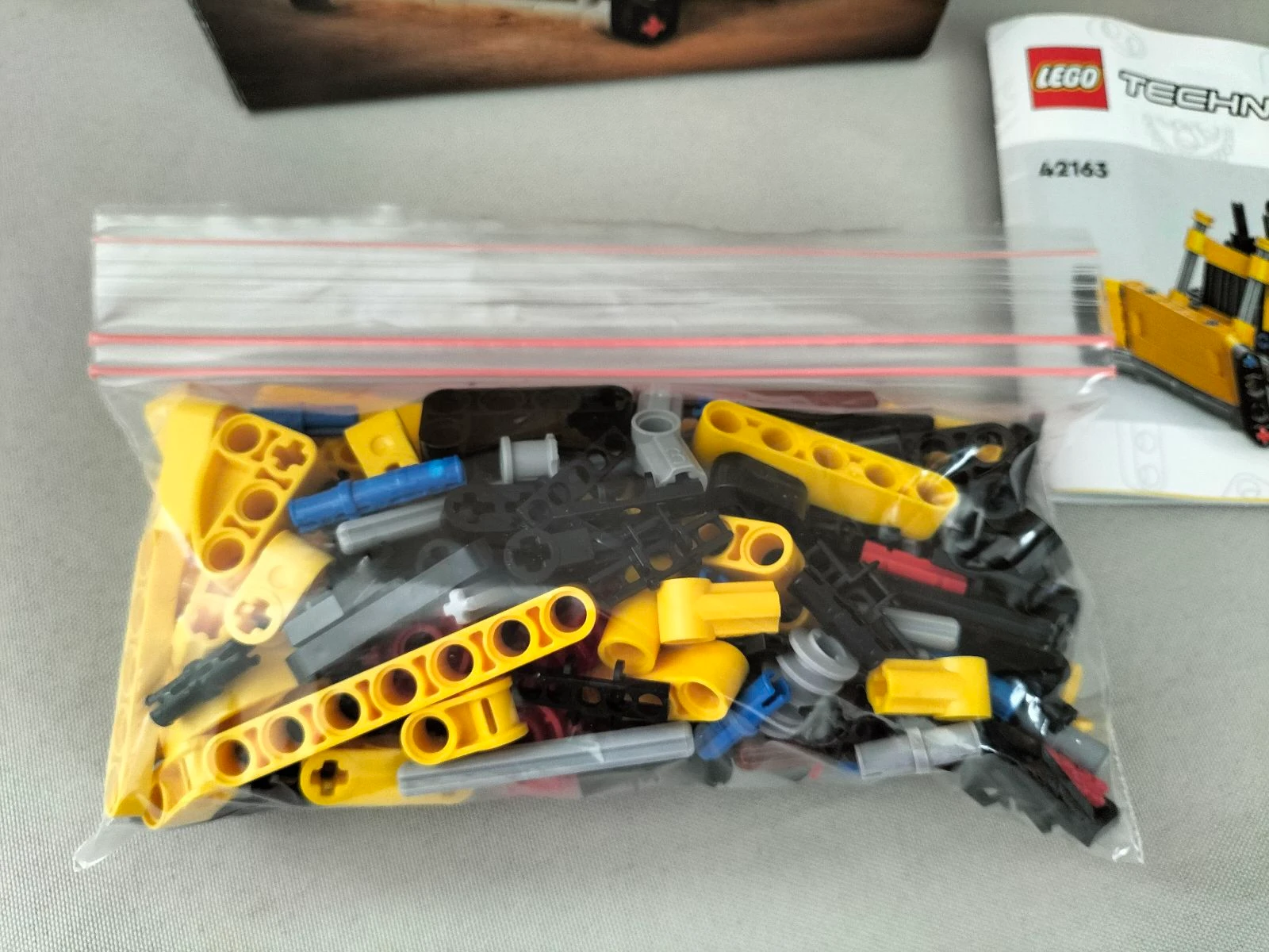 LEGO Technic Bulldozer 42163 7 years+ | LEGO | Complete | 195 pieces – photo 3